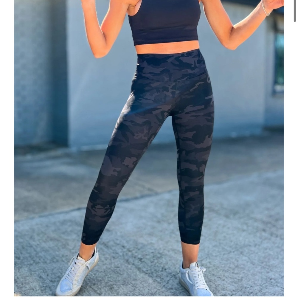 Black Camo Highwaist Seamless Leggings SSYS The Label